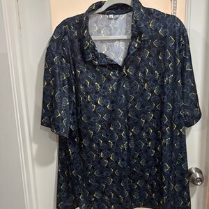 Men's Short-Sleeve Navy Patterned Button-Up Shirt